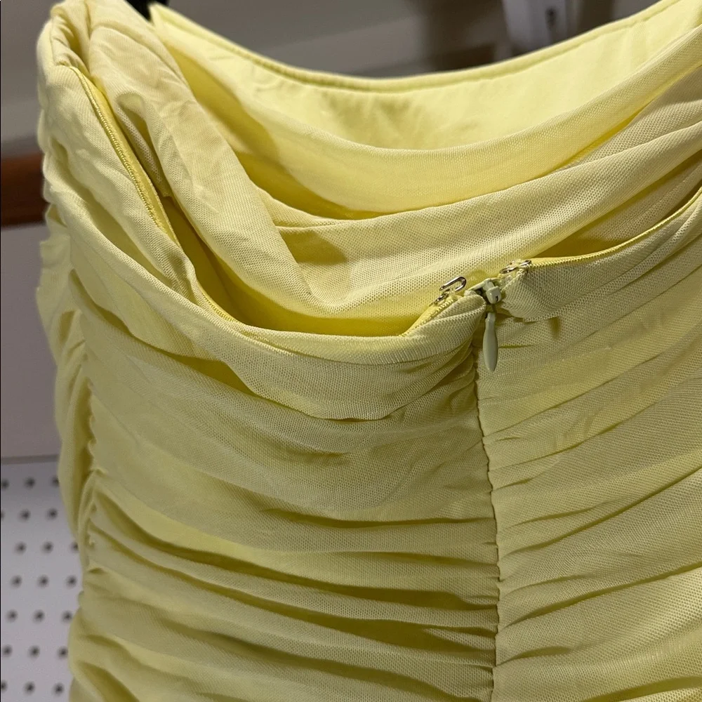 BABYBOO butter Yellow Ruched Maxi Dress. Size Medium NEW WITH TAGS - Picture 6 of 7